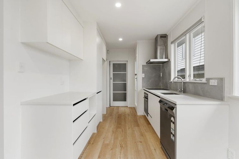 Photo of property in 19 Minaret Drive, Bucklands Beach, Auckland, 2014