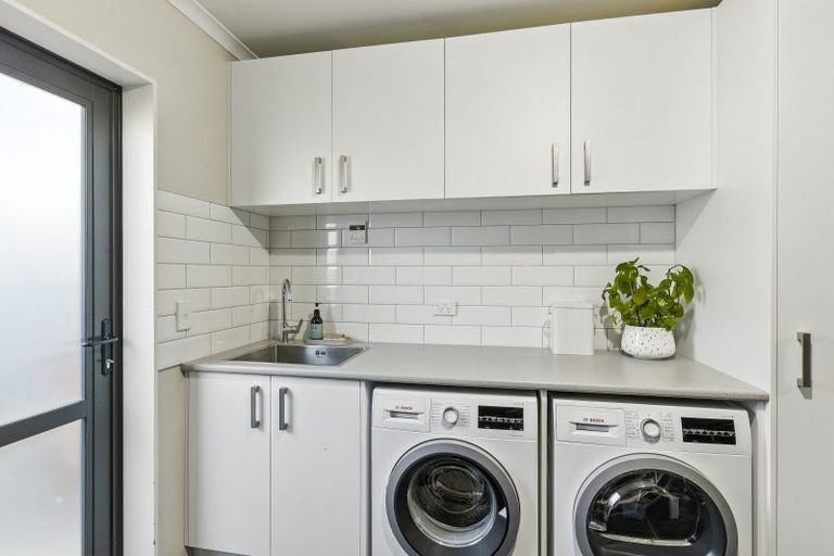 Photo of property in 10 Cottonwood Close, Paraparaumu Beach, Paraparaumu, 5032