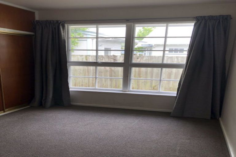 Photo of property in 1/42 Prossers Road, Saint Martins, Christchurch, 8022