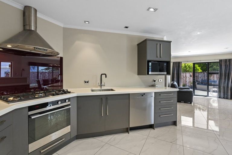 Photo of property in 2a Wallath Road, Westown, New Plymouth, 4310