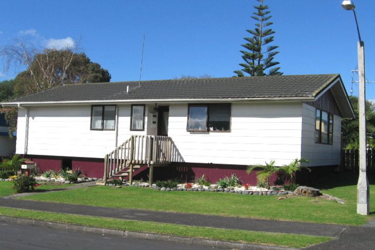 Photo of property in 8 Bosun Place, Te Atatu Peninsula, Auckland, 0610