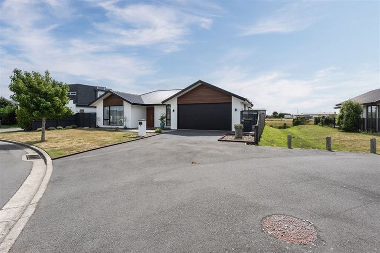 Photo of property in 18 Pistacia Place, Hornby, Christchurch, 8025