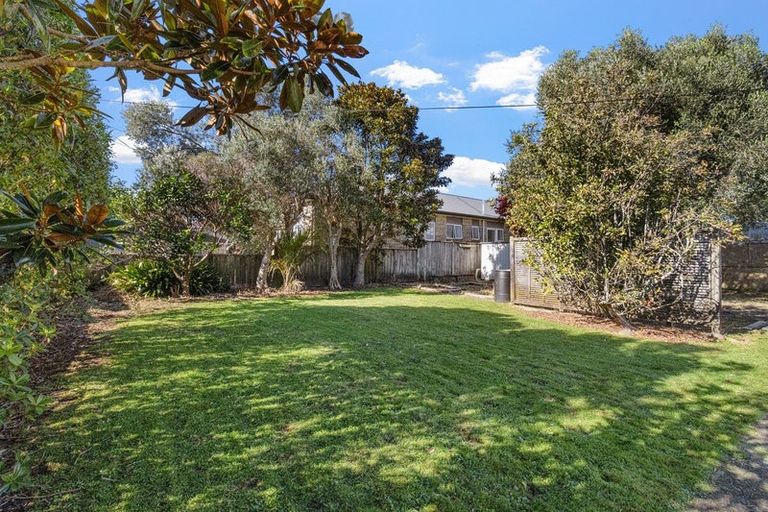 Photo of property in 27 Tokomaru Street, Welbourn, New Plymouth, 4312