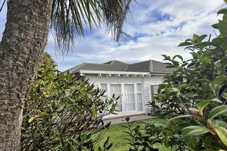 Photo of property in 35 Greendale Avenue, Avonhead, Christchurch, 8042