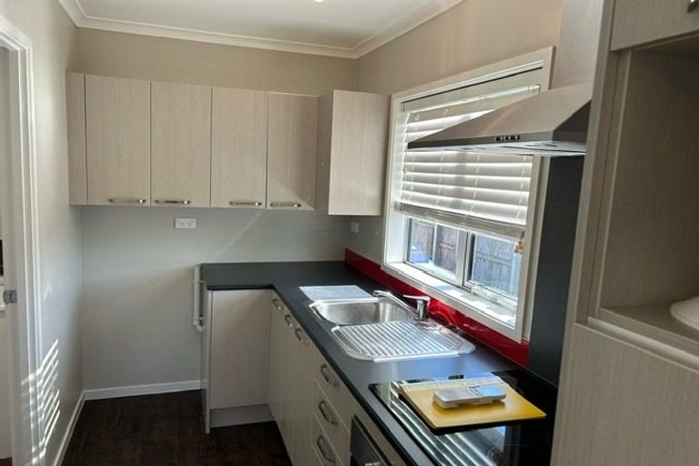 Photo of property in 10a Paritutu Road, Spotswood, New Plymouth, 4310