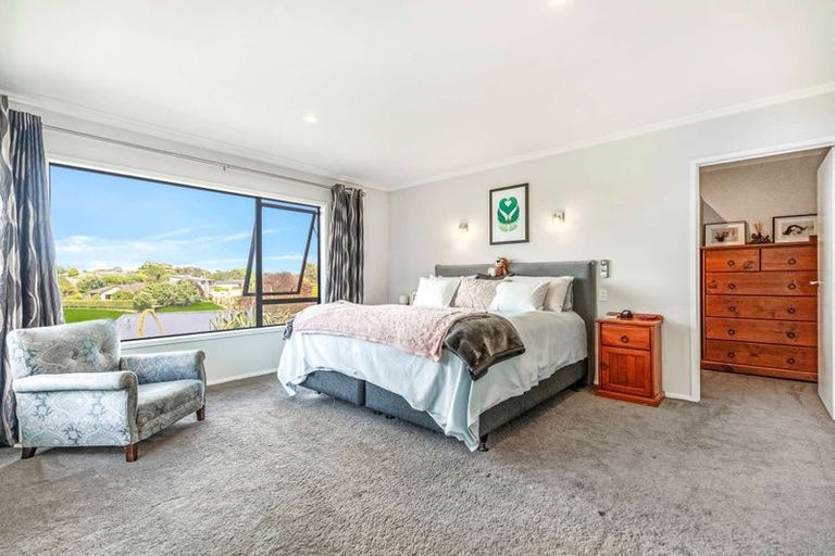 Photo of property in 19 Kendallvale Drive, Waiuku, 2123