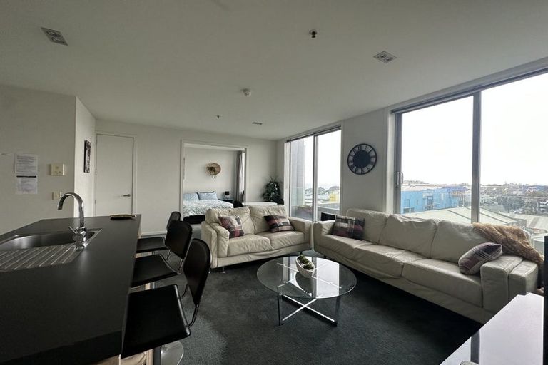 Photo of property in 22 Liardet Apartments, 303/22 Liardet Street, New Plymouth, 4310