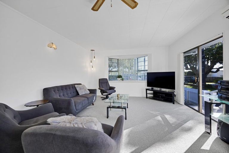 Photo of property in 1/5 Selwyn Street, Lower Vogeltown, New Plymouth, 4310