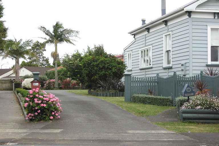 Photo of property in 2/93 Harris Street, Pukekohe, 2120