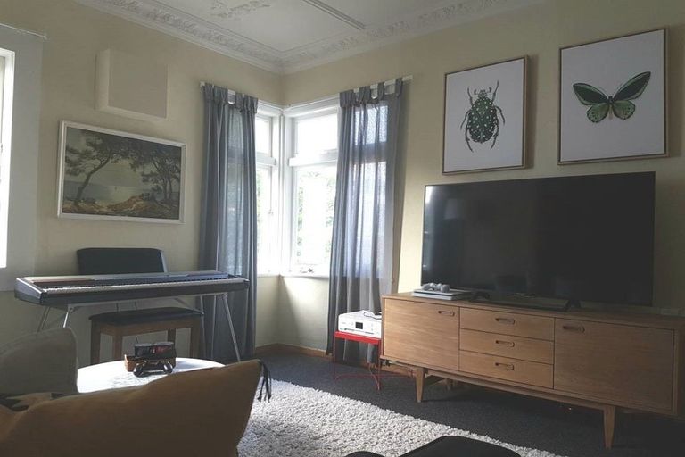 Photo of property in 76 Mcalpine Avenue, Mount Cook, Wellington, 6011