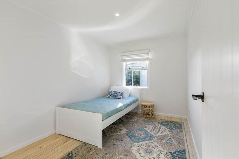 Photo of property in 39 Langton Road, Stanmore Bay, Whangaparaoa, 0932