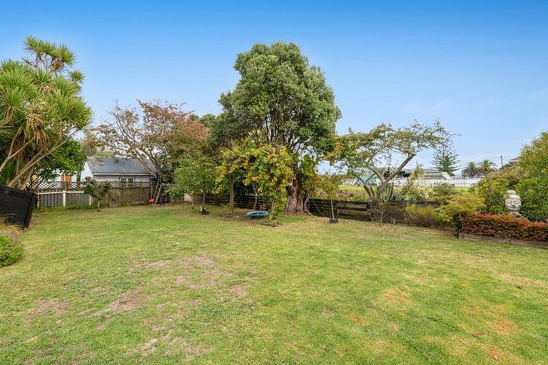 Photo of property in 1 Green Lane, Helensville, 0800