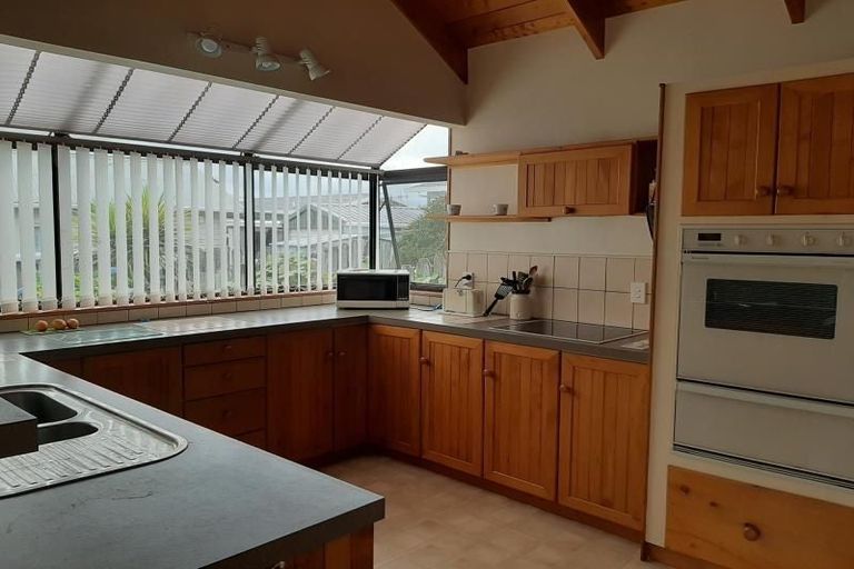 Photo of property in 17 Commins Road, Onerahi, Whangarei, 0110