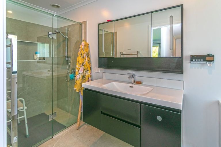 Photo of property in 2 Cherry Lane, Coromandel, 3506