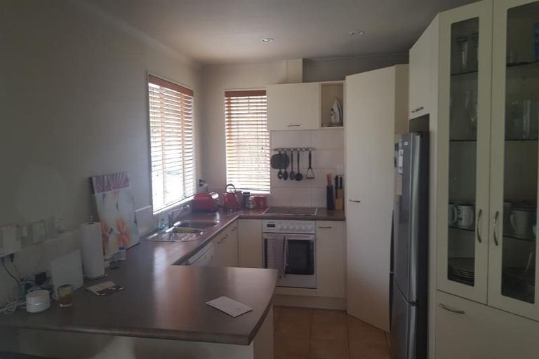 Photo of property in 10 Piper Place, Goodwood Heights, Auckland, 2105