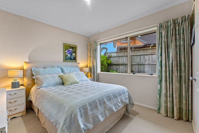 Photo of property in 2 Piriti Drive, Te Atatu Peninsula, Auckland, 0610