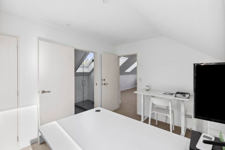 Photo of property in 31 Matheson Crescent, Albert Town, Wanaka, 9305