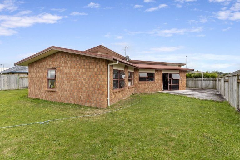 Photo of property in 52 Geneva Terrace, Kelvin Grove, Palmerston North, 4414