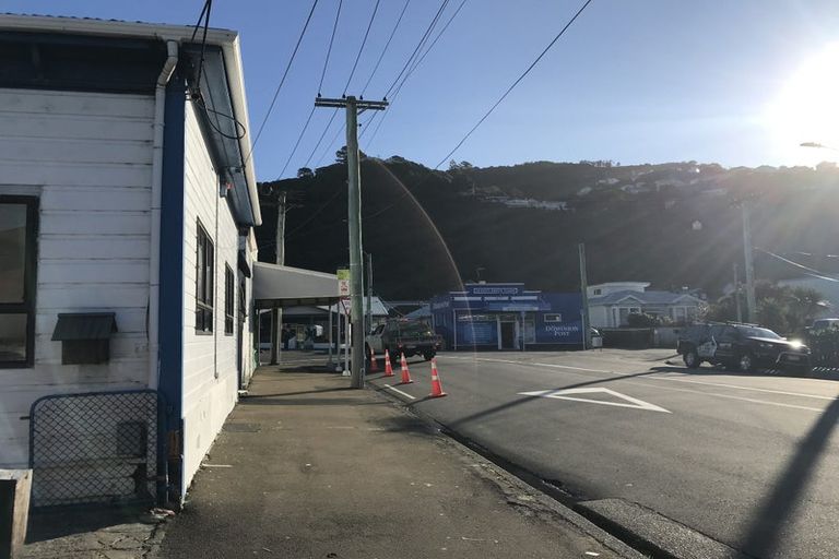 Photo of property in 17 Rua Street, Lyall Bay, Wellington, 6022