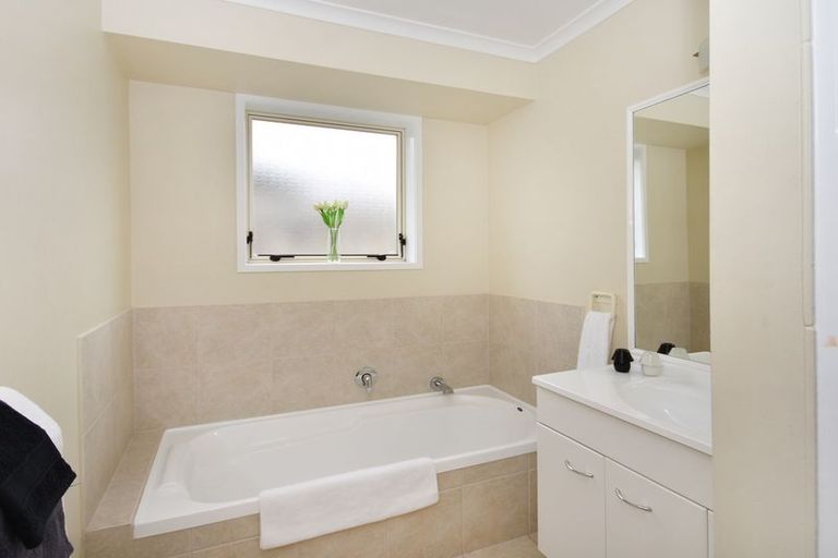 Photo of property in 41 Greig Place, Pukekohe, 2120