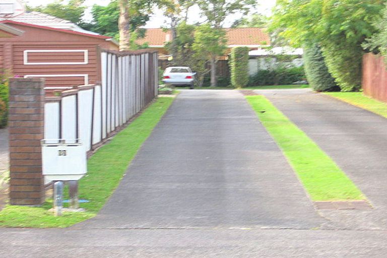 Photo of property in 2/62 Sunderlands Road, Half Moon Bay, Auckland, 2012