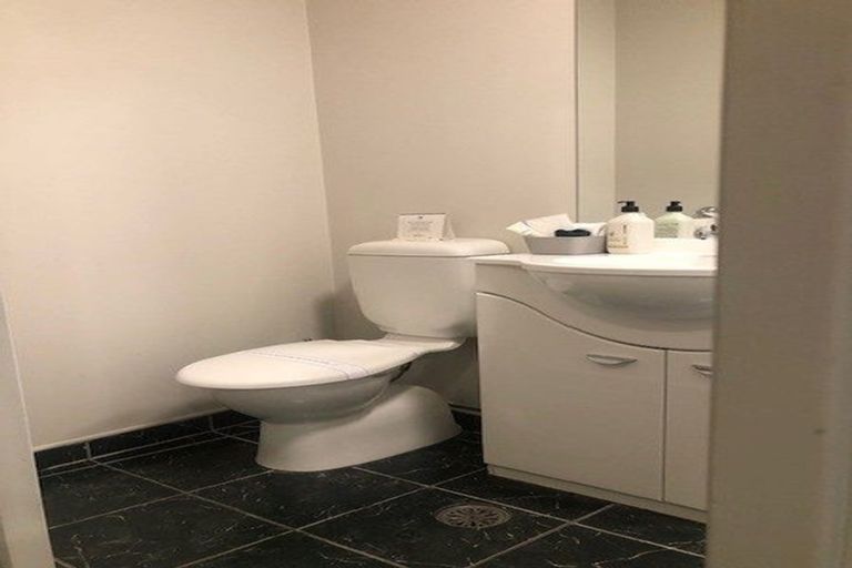 Photo of property in Atrium Towers, 4f/154 The Terrace, Wellington Central, Wellington, 6011