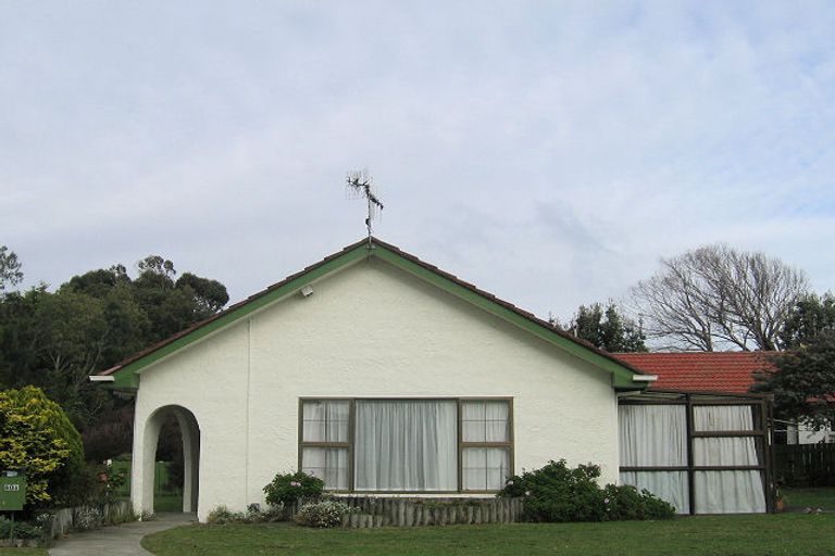 Photo of property in 60a Eatwell Avenue, Paraparaumu Beach, Paraparaumu, 5032
