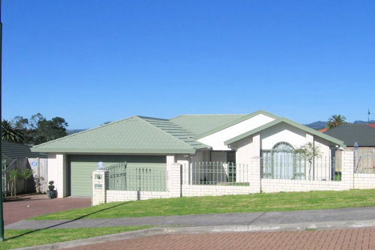 Photo of property in 2 San Carlo Court, Henderson, Auckland, 0612