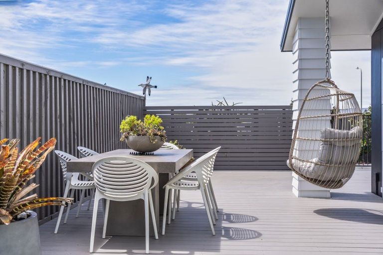 Photo of property in 45 Seagrass Place, Otaki Beach, Otaki, 5512