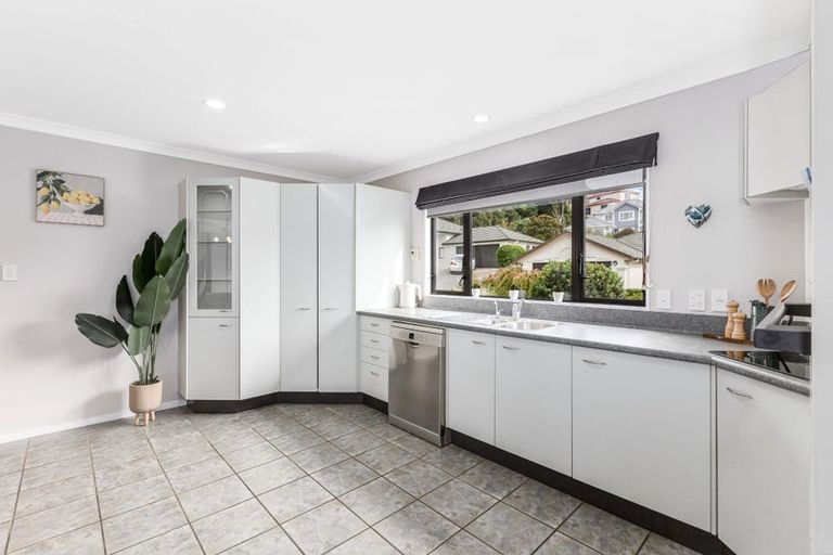 Photo of property in 3 Gybe Place, Whitby, Porirua, 5024