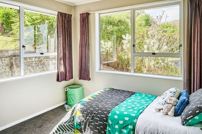 Photo of property in 63 Salford Street, Newlands, Wellington, 6037