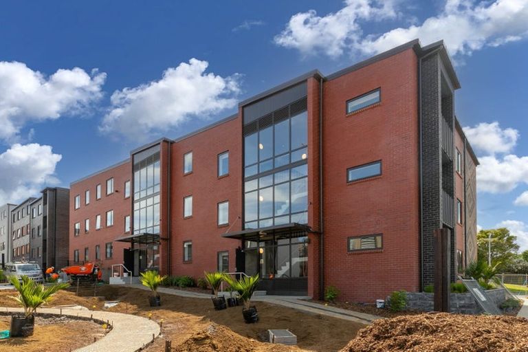 Photo of property in 2 Ko Street, Northcote, Auckland, 0627