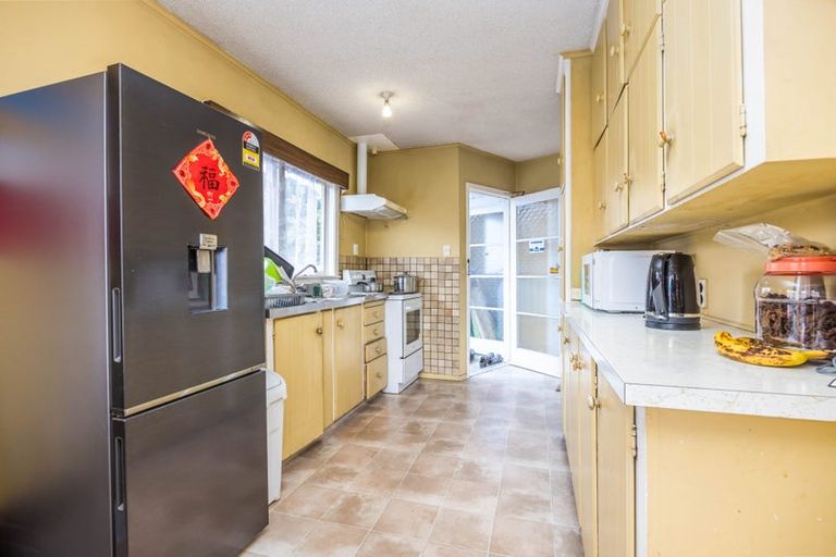 Photo of property in 2 Lansdown Avenue, Papatoetoe, Auckland, 2025