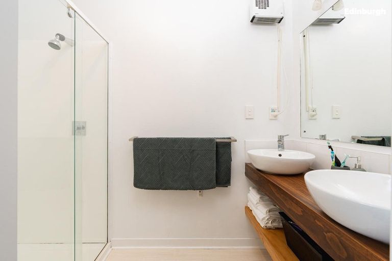 Photo of property in 45 Shandon Road, Vauxhall, Dunedin, 9013