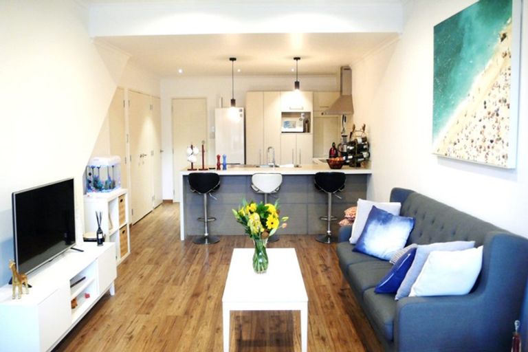 Photo of property in 49 The Track, Takanini, 2112