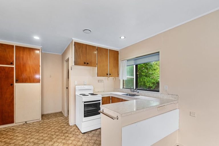 Photo of property in 2/13 Frank Evans Place, Henderson, Auckland, 0610