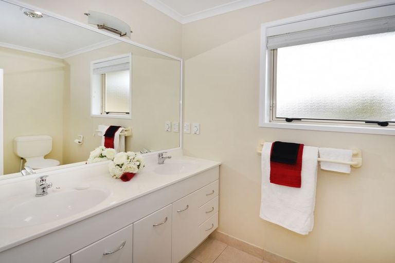 Photo of property in 41 Greig Place, Pukekohe, 2120