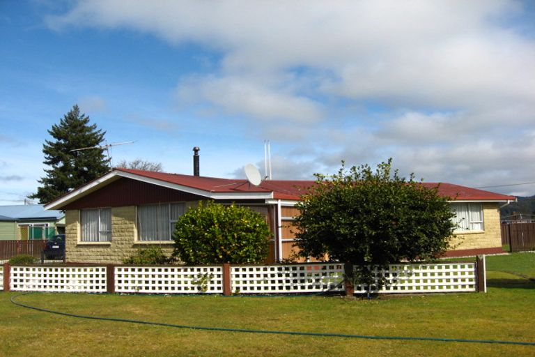 Photo of property in 10-12 Dick Street, Reefton, 7830