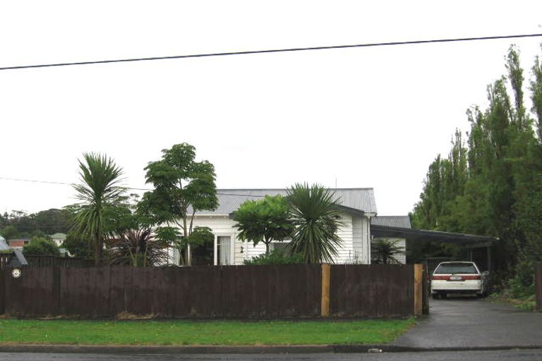 Photo of property in 22a Woodglen Road, Glen Eden, Auckland, 0602