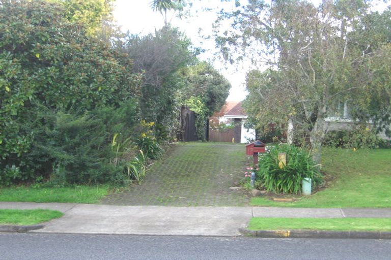 Photo of property in 19 Priestley Drive, Bucklands Beach, Auckland, 2014
