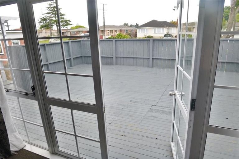 Photo of property in 43 Hallberry Road, Mangere East, Auckland, 2024