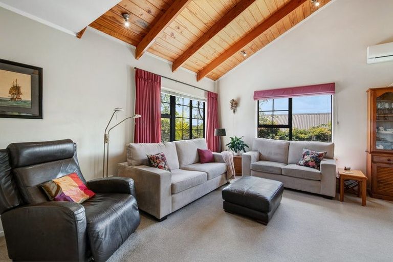 Photo of property in 1/8 Rifleman Rise, Unsworth Heights, Auckland, 0632