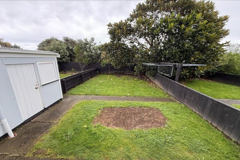 Photo of property in 1 Kupe Place, Castlecliff, Whanganui, 4501