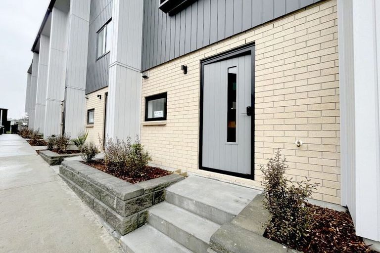 Photo of property in 6/327 Glengarry Road, Glen Eden, Auckland, 0602