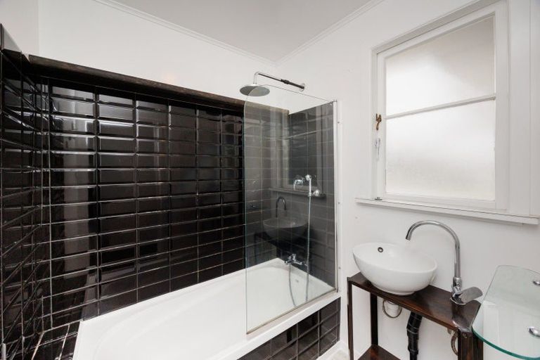 Photo of property in 11 Kettle Avenue, Awapuni, Palmerston North, 4412
