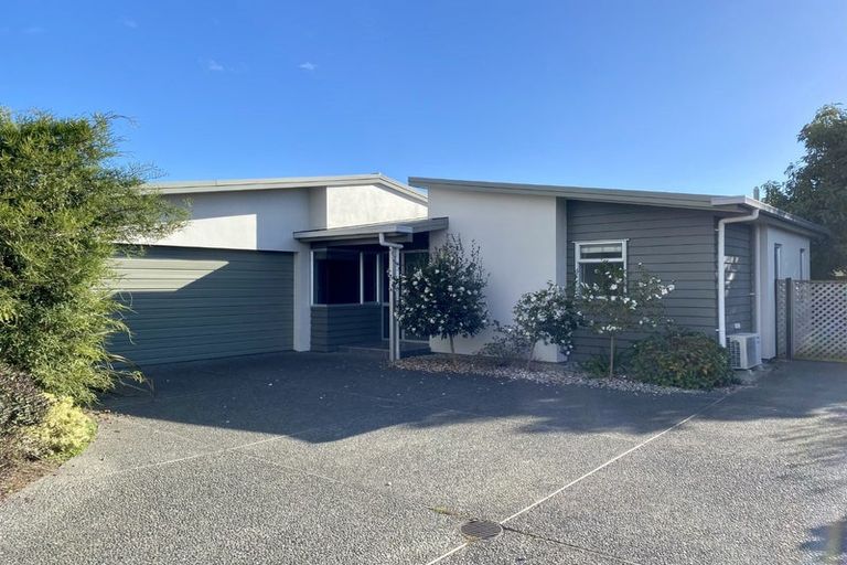 Photo of property in 15 Newbury Place, Taradale, Napier, 4112