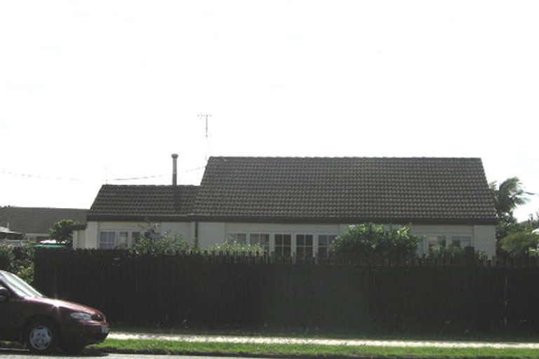 Photo of property in 2/195 Shakespeare Road, Milford, Auckland, 0620