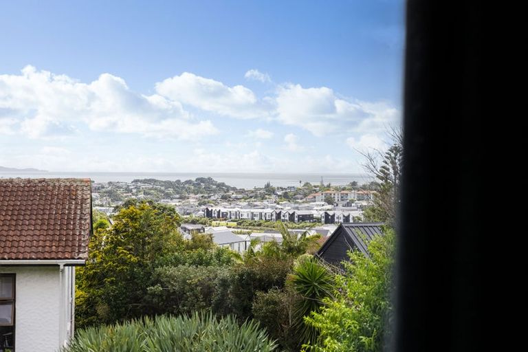 Photo of property in 22 Whangaparaoa Road, Red Beach, 0932