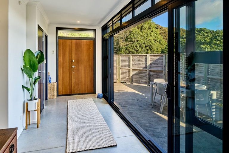 Photo of property in 4 Caughley Grove, Karori, Wellington, 6012