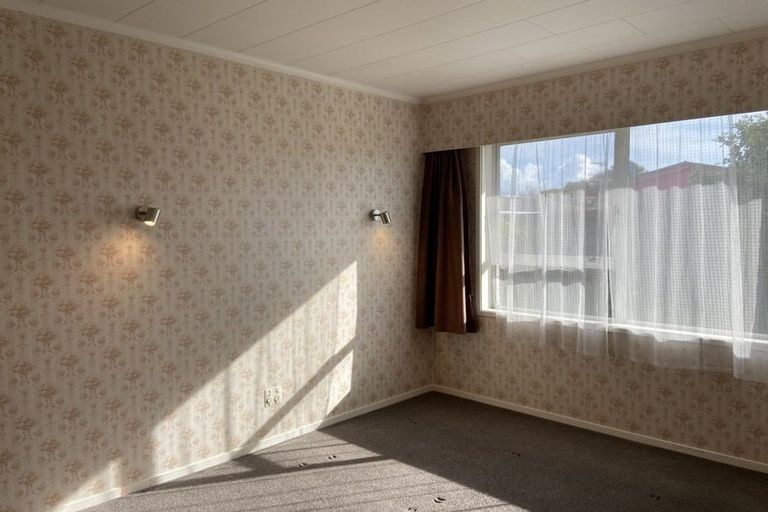 Photo of property in 16 Huatoki Street, Vogeltown, New Plymouth, 4310